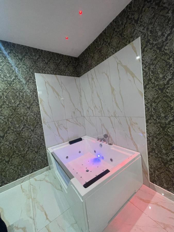 Life Hotel Казальнуово-ди- Наполи Экстерьер фото