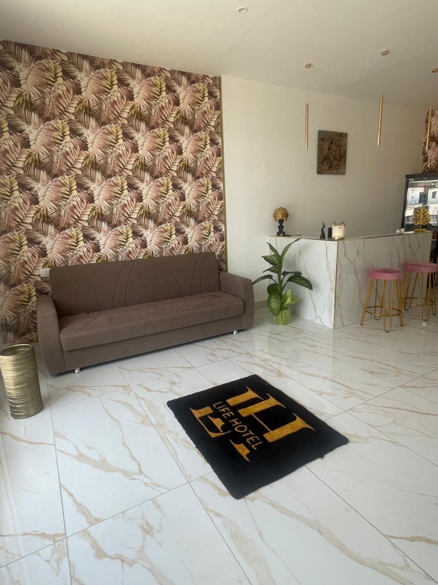 Life Hotel Казальнуово-ди- Наполи Экстерьер фото